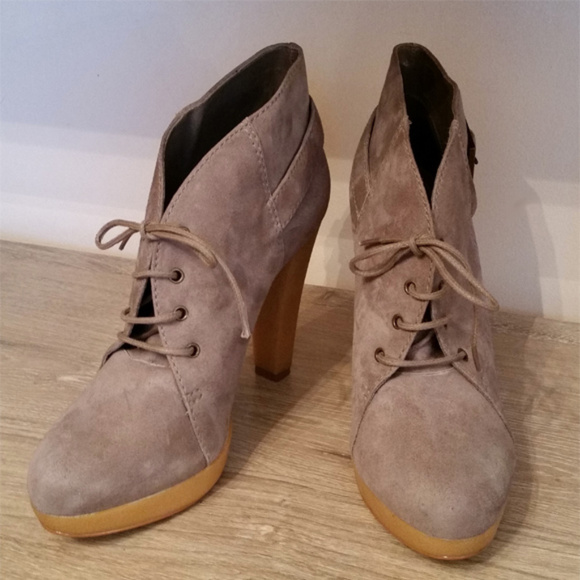 Steve Madden Suede Heels Booties 9 lace up buckle belt accent - Picture 2 of 8